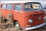 1968-72 Volkswagen Bay-window transporter kombi station wagon right front view