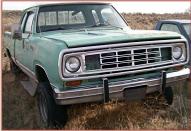 1974 Dodge W100 Club Cab 4X4 Power Wagon 1/2 ton Pickup Truck For Sale $3,000 right front view